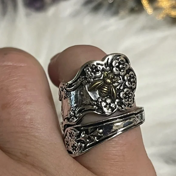 FREE WITH PURCHASE Bee Spoon Ring - Picture 6 of 11